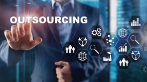 Kluczowe Zalety i Wady Outsourcingu IT dla Małych i Średnich Przedsiębiorstw