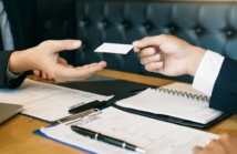 Kluczowe elementy skutecznej wizytówki: Projektowanie i druk