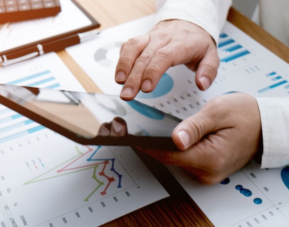 Księgowość dla firm usługowych: jak zarządzać finansami i zminimalizować ryzyko podatkowe?