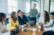 Zarządzanie zmianą w organizacji: Praktyczne strategie i narzędzia