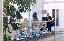 Najlepsze sale konferencyjne we Wrocławiu: Idealne miejsce na profesjonalne spotkania biznesowe