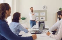 Przewodzenie z wartościami: Klucz do sukcesu nowoczesnych organizacji