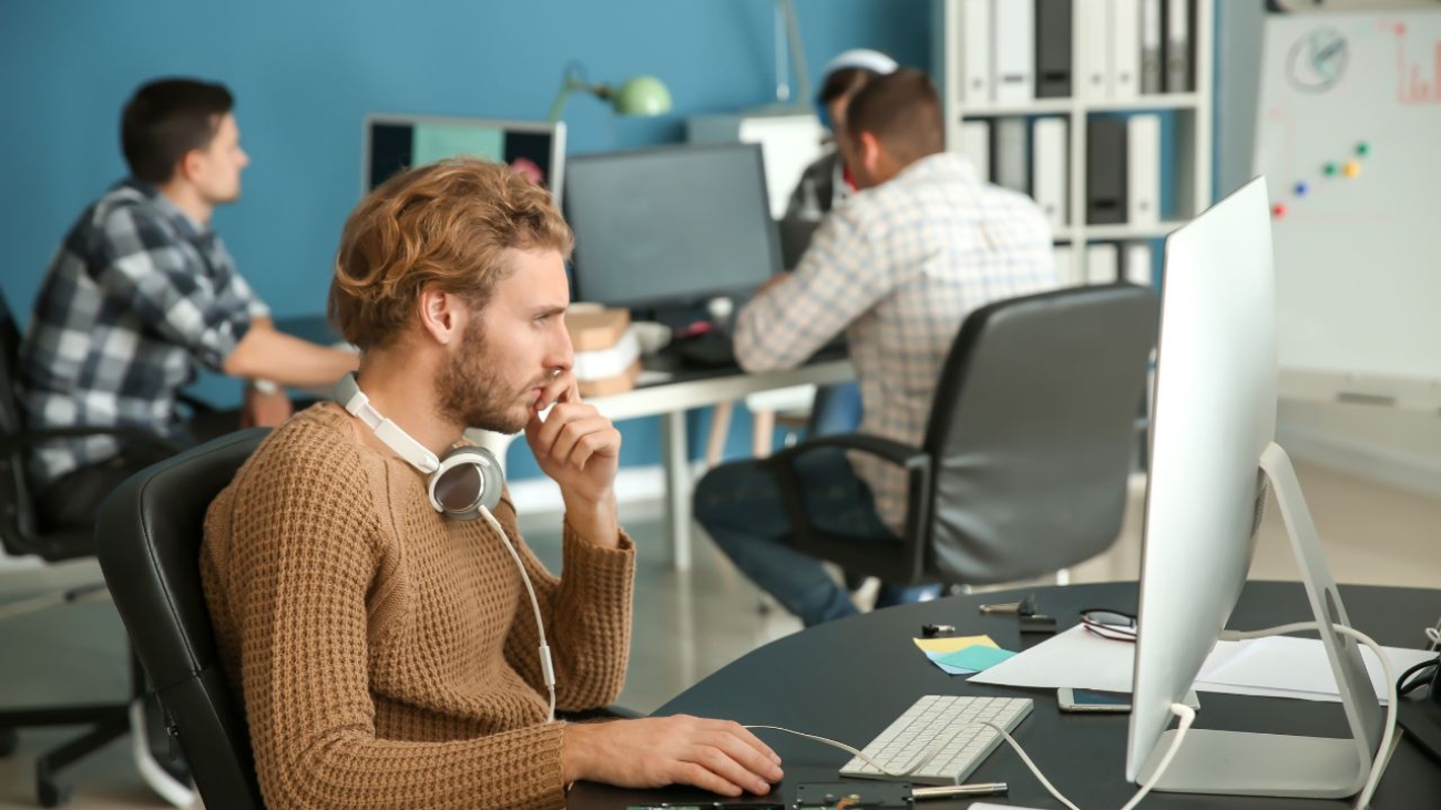 Jak znaleźć najlepszą firmę do outsourcingu IT w Warszawie?