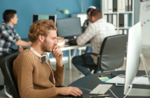 Jak znaleźć najlepszą firmę do outsourcingu IT w Warszawie?