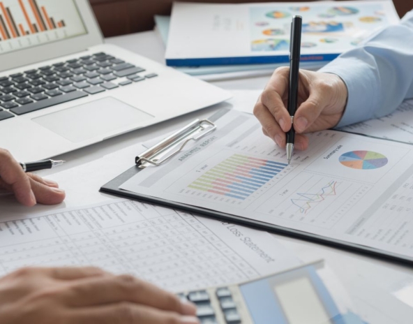 Obsługa ryczałtu a pełna księgowość – co wybrać?