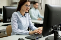 Optymalizacja działalności firmy dzięki usługom informatycznym w Warszawie