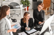 Biuro rachunkowe vs samodzielna księgowość — analiza kosztów i ryzyka