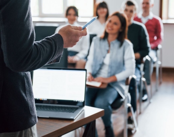 Coaching – zawód czy kompetencja? Kiedy warto iść w stronę profesjonalizacji?