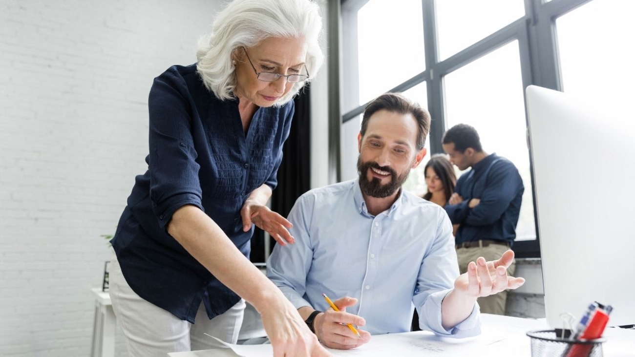 Mentoring w firmie – jak go zaplanować i wdrożyć