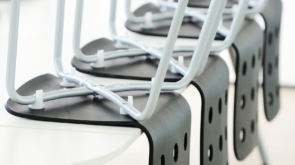 Krzesła esd - czym są i dlaczego są kluczowe w elektronice?