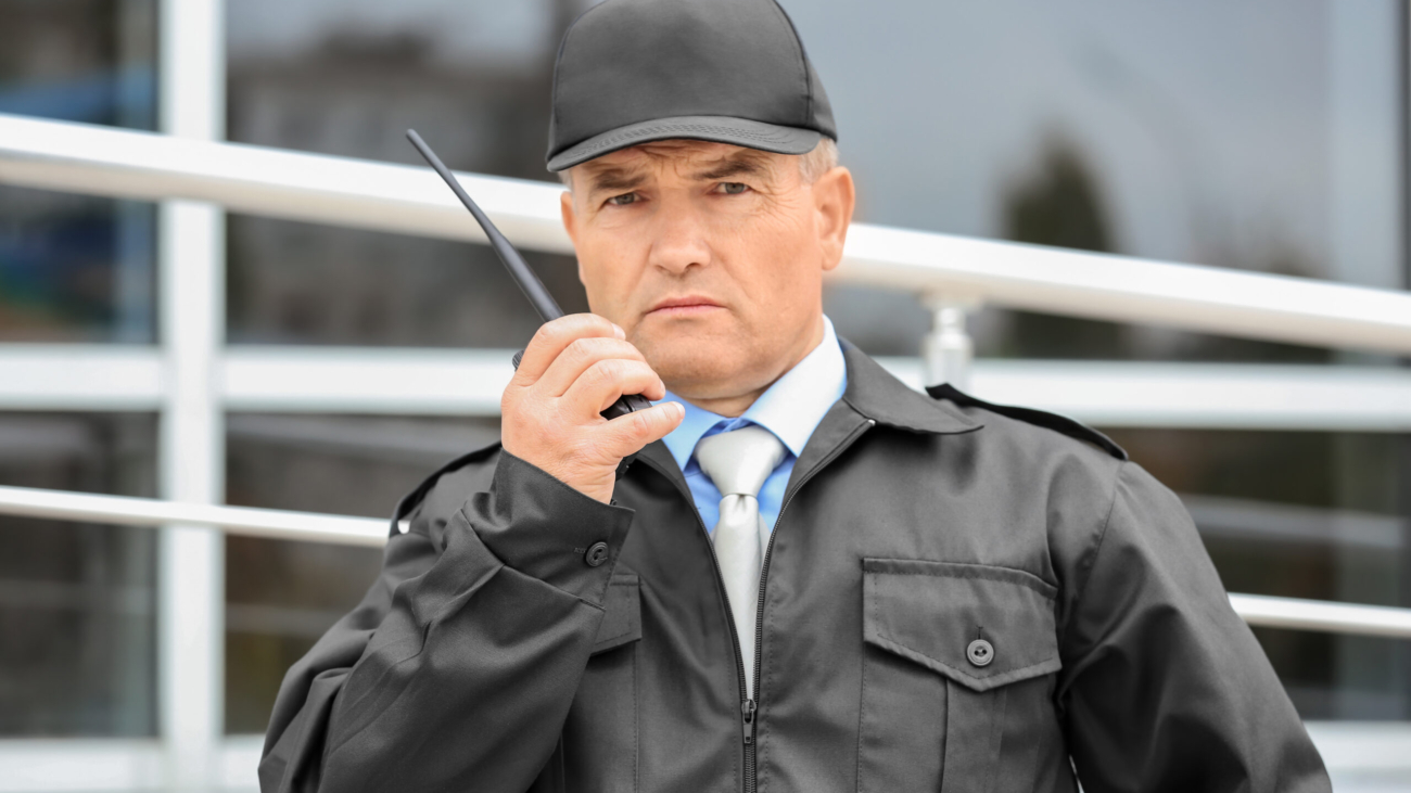Kradzieże wewnętrzne w firmie - jak ochrona może ograniczać straty bez dezorganizowania pracy?